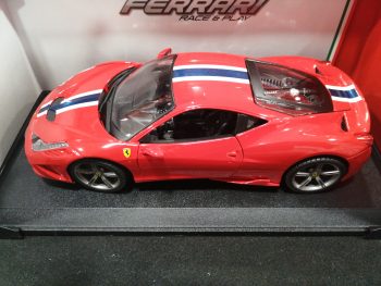 Ferrari 458 Speciale 1-18 red Burago