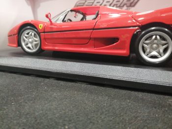 Ferrari F50 1-18 rossa Burago