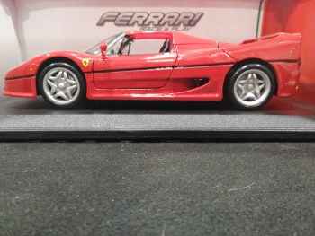 Ferrari F50 1-18 rossa Burago