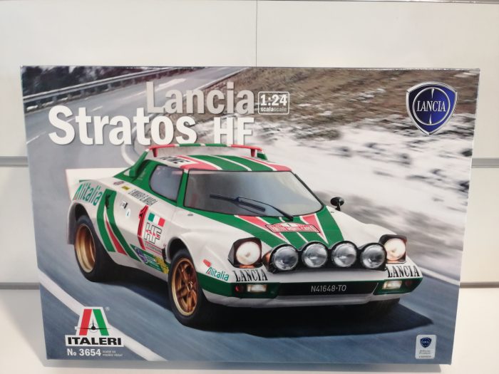 LANCIA STRATOS HF Auto da rally 1-24 italeri 3654