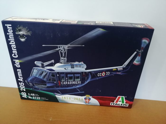 AB 205 Arma dei Carabinieri 1-48 Italeri