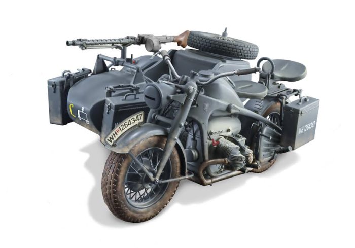 ZUNDAPP KS 750 with Sidecar 1-9 Italeri kit 7406