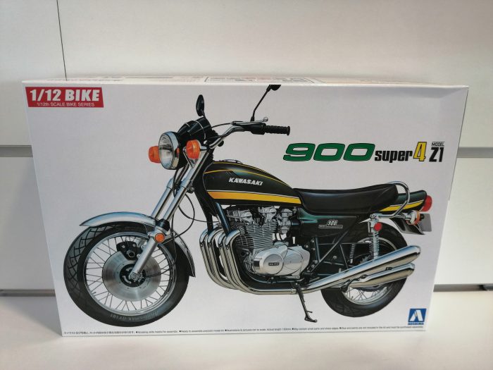 Kawasaki 900Super Four kit 1-12 Aoshima