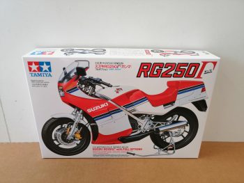 Moto Susuki RG250 Full Option kit 1-12 Tamiya