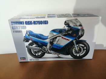 Suzuki GSX R 750 Kit 1-12 Hasegawa