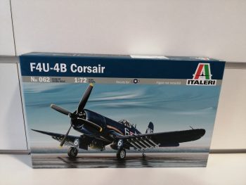 Corsair F-4 U4-B 1-72 kit Italeri