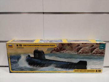 K-19 Sottomarino sovietico nucleare kit 1-350 zvezda