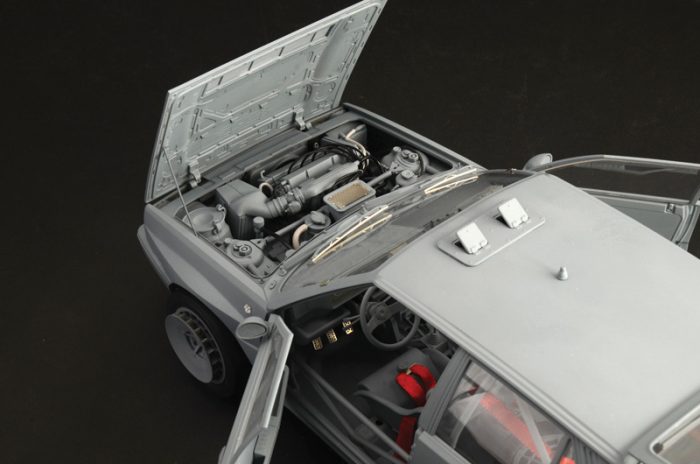 Lancia Delta HF integrale 16v kit 1-12 Italeri