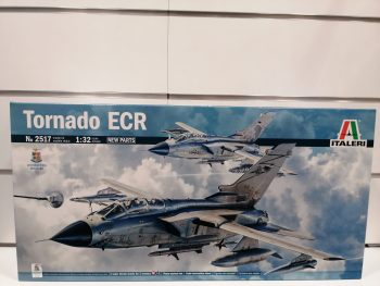 Panavia Tornado ECR 1-32 Italeri