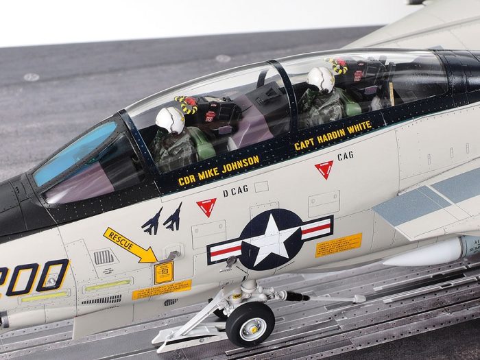 GRUMMAN F-14A TOMCAT con base di lancio Tamiya 1-48