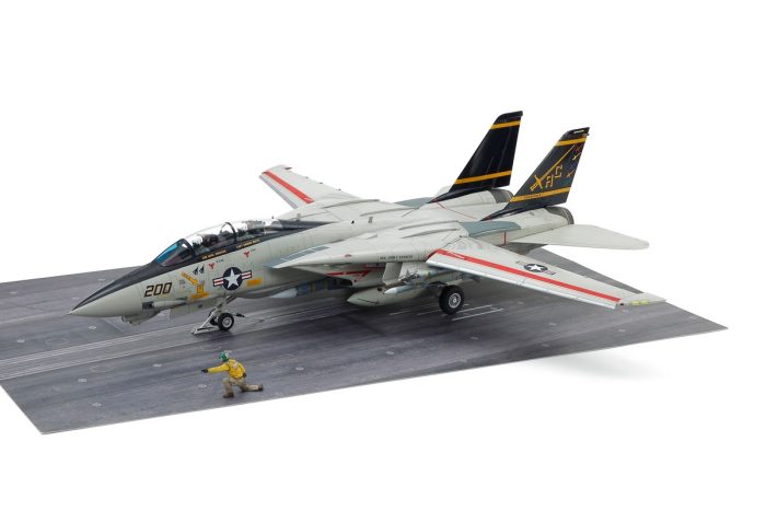 GRUMMAN F-14A TOMCAT con base di lancio Tamiya 1-48