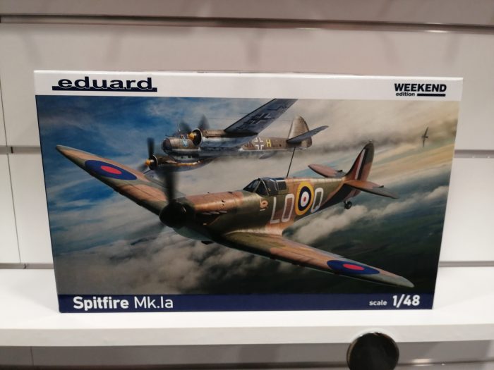 Spitfire MK la Eduard kit 1-48 Weekend edition