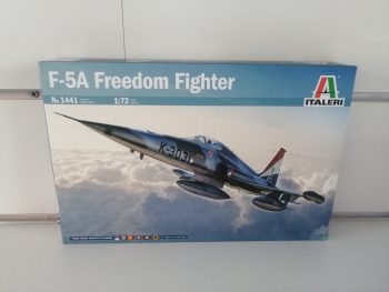 F5A Freedom Fighiter 1-72 kit italeri