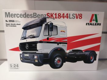 Mercedes Benz SK 1844LS V8 kit Italeri 1-24