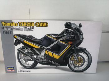 Yamaha TZR250 kit hasegawa 1-12