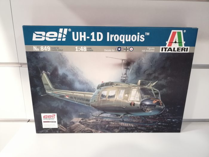 UH-1D Slick 1-48 Italeri