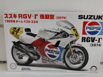 Suzuki RGV-R Pepsi con photoincisioni 1-12 Fujimi con photoincisioni