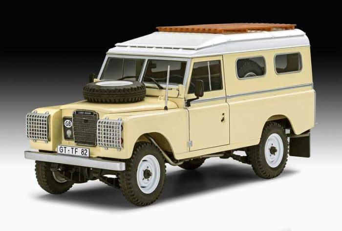 Land Rover Series III LWB commercial 1-24 Revell