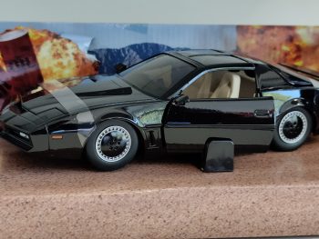 K.I.T.T. Super car Pontiac Firebird 1982 1-24