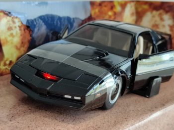 K.I.T.T. Super car Pontiac Firebird 1982 1-24