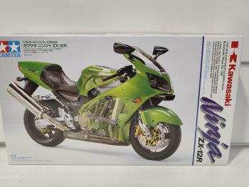 Moto Kawasaki Ninja ZX-12R 1-12 Tamiya