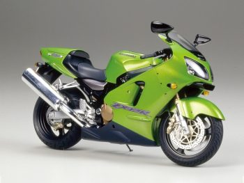 Moto Kawasaki Ninja ZX-12R 1-12 Tamiya