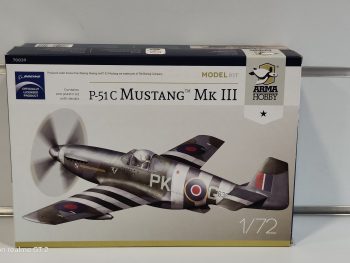 P-51 MUSTANG MK. III MODEL KIT 1-72 arma hobby