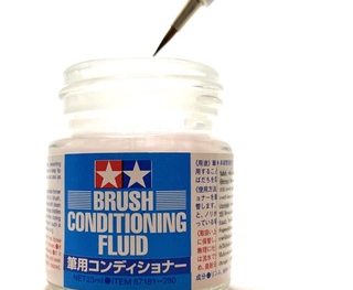 Brush conditioning fluid rinnova pennelli