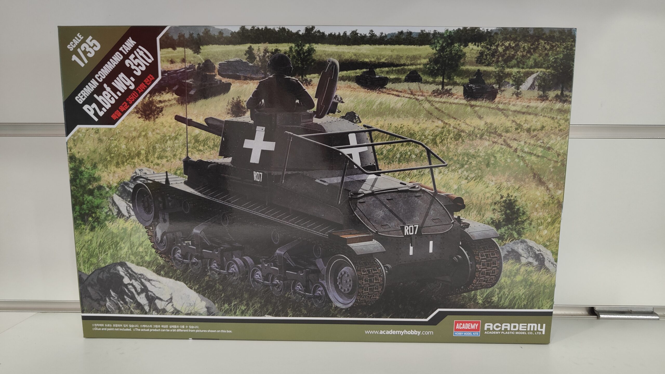 Panzerkampfwagen 35 Panzerkampfwagen 35(t) 1:35 Pz.Bef.Wg.35 Command Tank WWII Kit